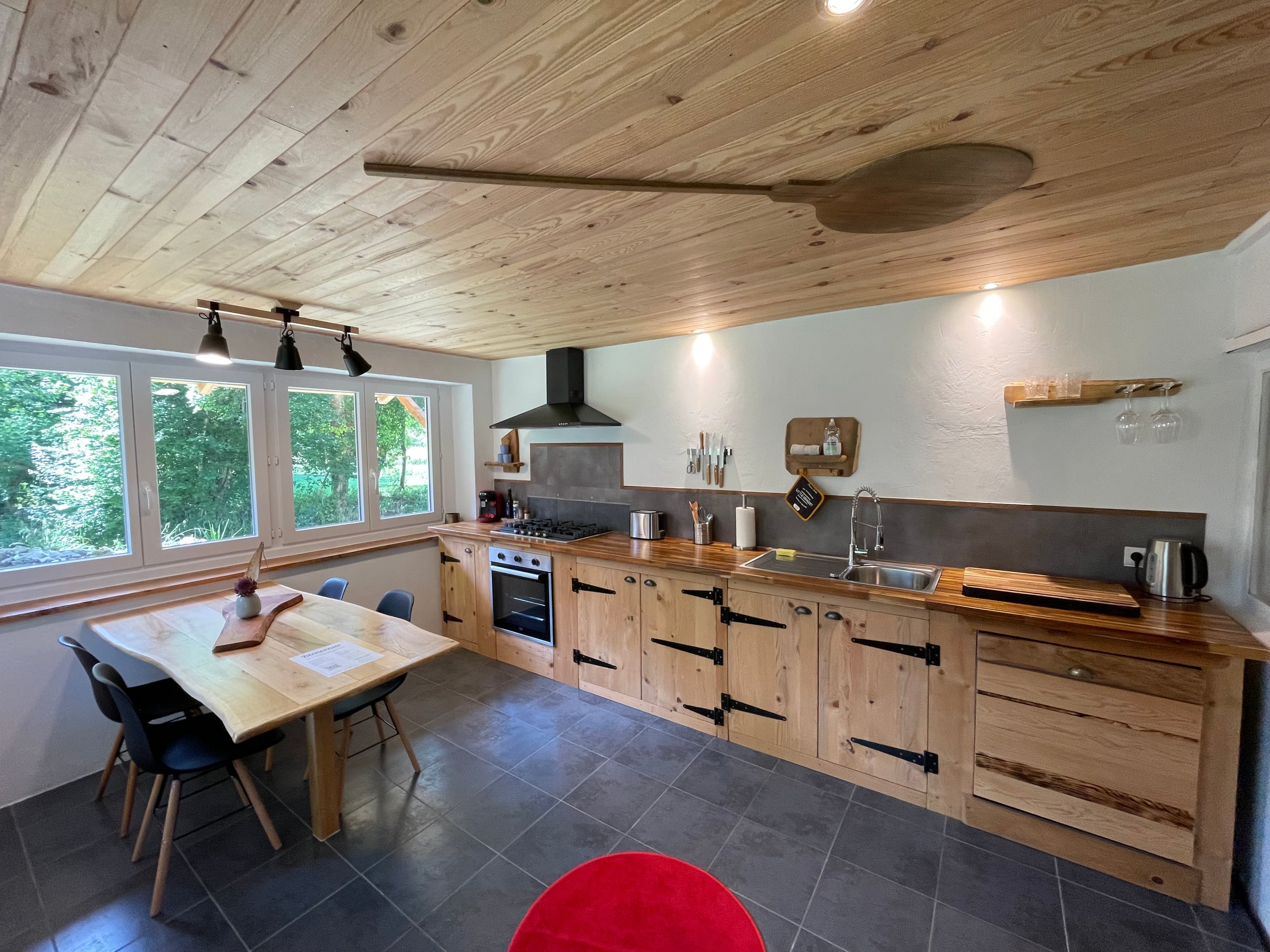 Cuisine équipée, vue 3